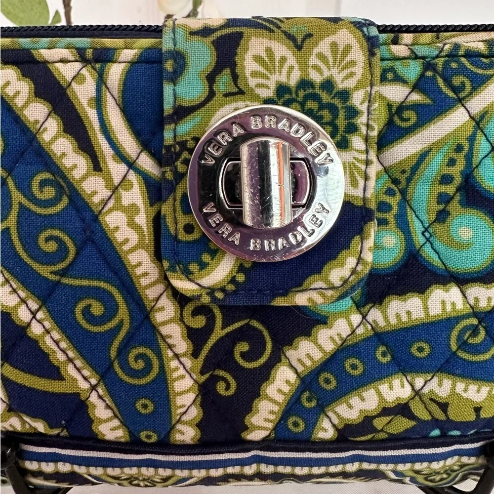 VERA BRADLEY ~ Rhythm & Blues Turn Lock Paisley Print Long Quilted Wallet 6 x 4